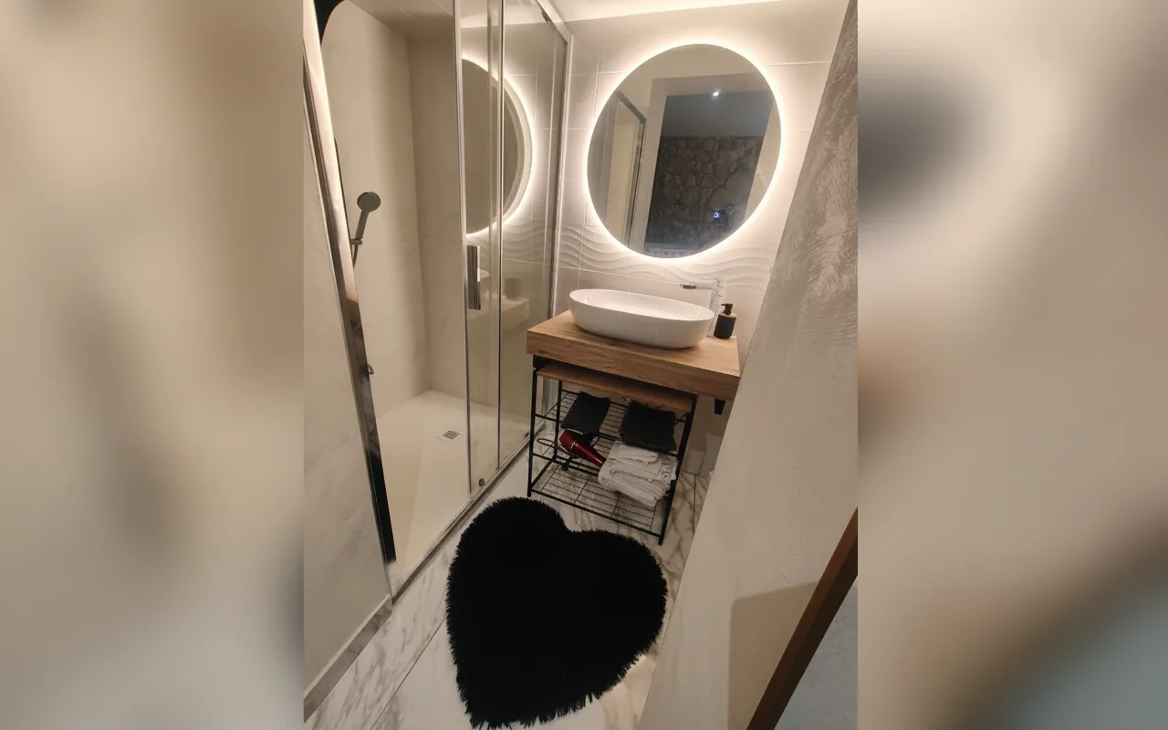 Camera con bagno privato — Suite San Giovanni, Gela (Sicilia) (foto 36)